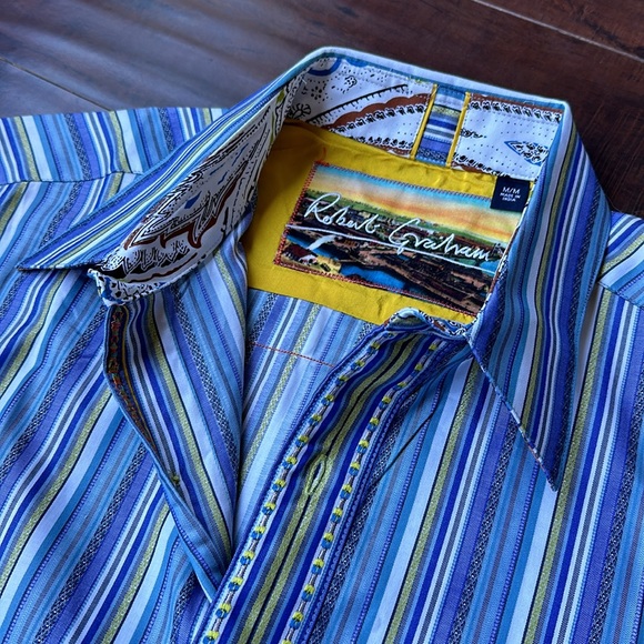 Traditional Button-Down from Robert Graham with Subtle Embroidered Details - Picture 2 of 6
